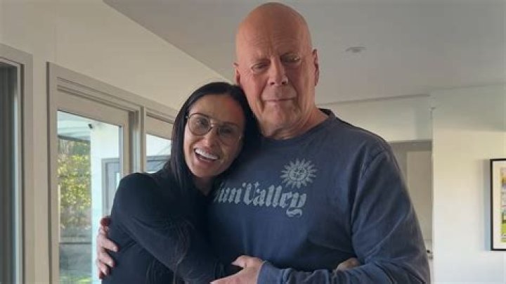 Demi Moore Blames Bruce Willis For Her Strangely-Decorated Bathroom That Went Viral
