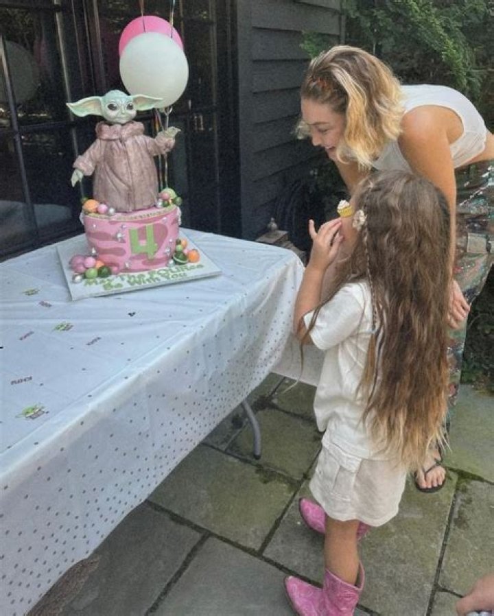 Gigi Hadid Wishes BF Zayn Malik A Happy Birthday & Thanks Him For Making Her A ‘Mamma’