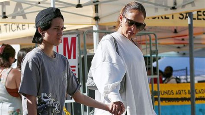 Jennifer Lopez Holds Emme’s Hand During Shopping Trip in Los Angeles: Photos