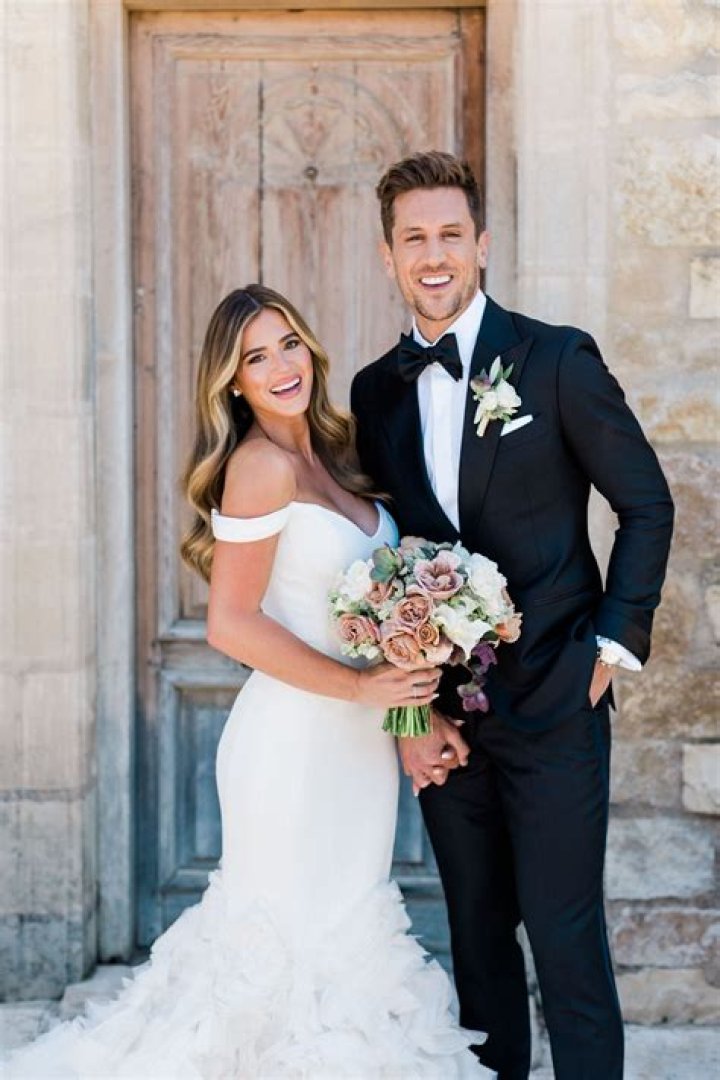 JoJo Fletcher & Jordan Rodgers Postpone Their Wedding For A Second Time – Hollywood Life