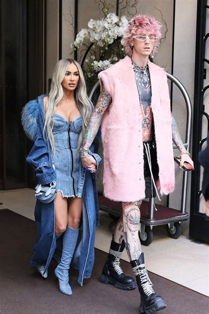 Megan Fox’s Plunging Denim Dress With Machine Gun Kelly At PFW: Photos – Hollywood Life