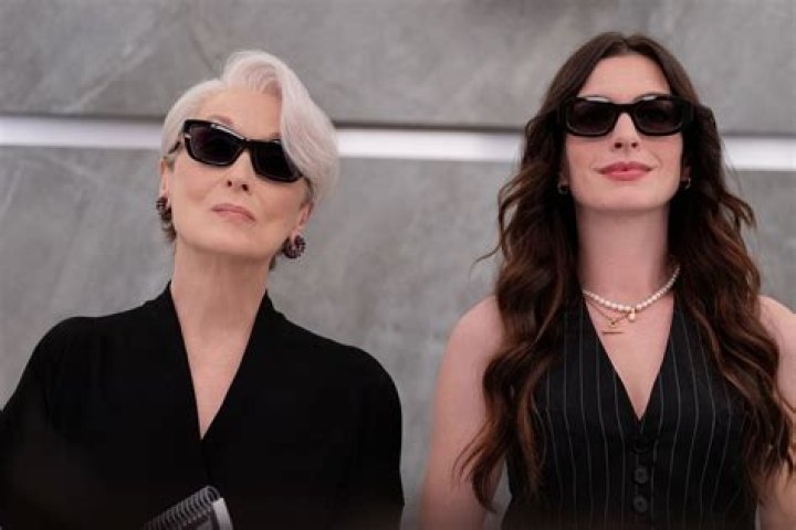 Meryl Streep Is The ‘Ultimate Quarantine Mood’ Shaking Up Martini On Concert & Twitter Can’t Get Enough