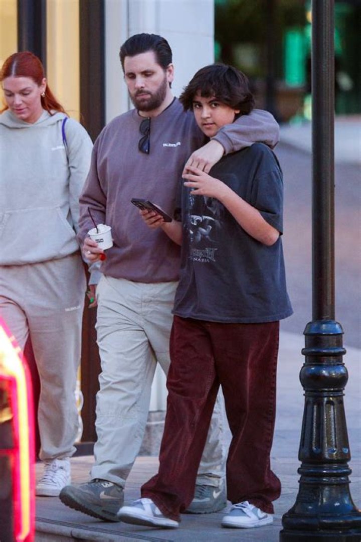 Sofia Richie & Scott Disick Reunite For A Cozy Movie Date At Home 6 Weeks After Split — Video