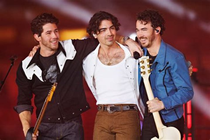 The Jonas Brothers’ ‘Sucker’ Music Video — PICS