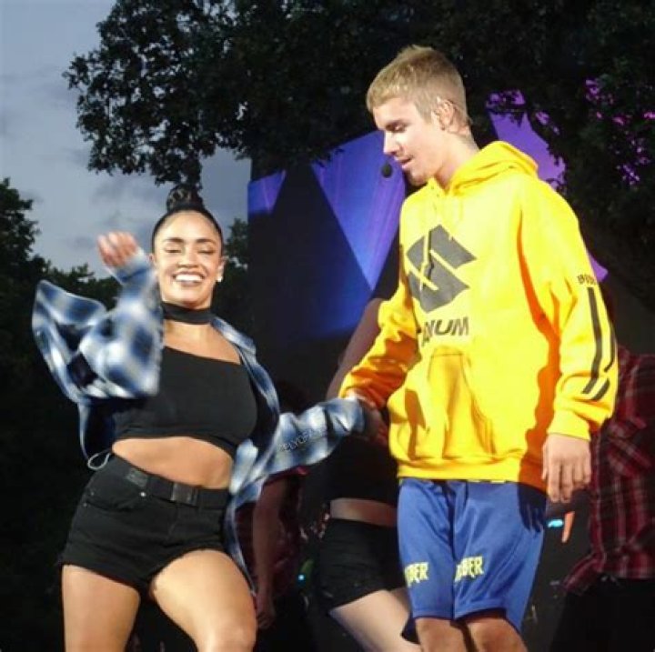 Who Is Elysandra Quinones? Justin Bieber Caught Flirting With His Dancer – Hollywood Life